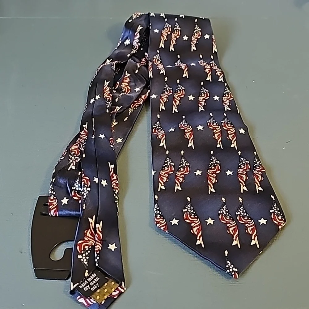 VAN HEUSEN American flak tie.‎ Stonehenge hand made. Great condition.